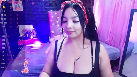 Snapshot of loren_44tits chatting on September 11, 2025, 8:31 pm Loren online show from September 11, 2025, 8:31 pm