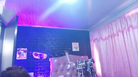 Loren online show from October 29, 2025, 8:54 pm