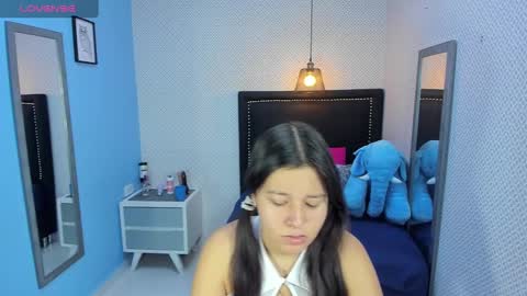 Snapshot of lorenadavies chatting on January 30, 2025, 12:27 pm lorenadavies online show from January 30, 2025, 12:27 pm