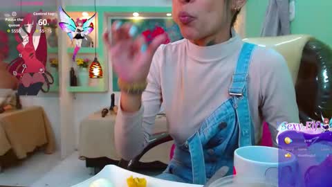 Snapshot of lorenapinto_ chatting on February 3, 2026, 2:53 am lore online show from February 3, 2026, 2:53 am