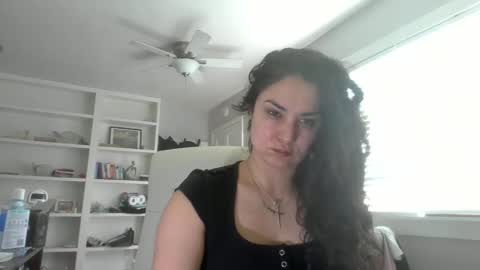 lorenlovely online show from November 24, 2025, 6:18 pm