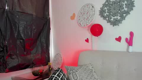Snapshot of lorens_martin chatting on February 25, 2025, 1:28 pm L O R E N online show from February 25, 2025, 1:28 pm