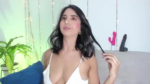 L O R E N online show from March 3, 2026, 11:10 pm