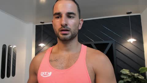  L O R E N Z O  Thumbs Up help  online show from January 13, 2025, 5:44 pm