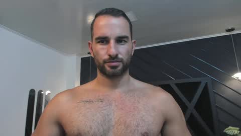  L O R E N Z O  Thumbs Up help  online show from January 17, 2025, 5:19 pm