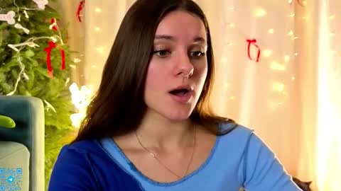 Snapshot of lorettadunnelli chatting on December 20, 2025, 7:10 pm Chloe for Fan BlackHole online show from December 20, 2025, 7:10 pm