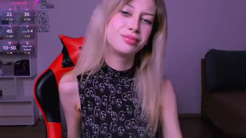 Lori online show from December 13, 2025, 7:40 pm