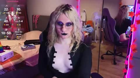 Lori -----------------------------------    online show from October 29, 2025, 2:41 pm