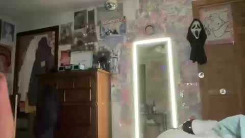 Snapshot of lorikane chatting on October 10, 2025, 11:48 pm Lorelai Kane online show from October 10, 2025, 11:48 pm