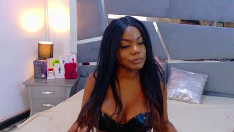 lorraine_johnson online show from May 9, 2026, 6:35 pm