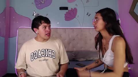 Snapshot of los_inquietos chatting on December 18, 2025, 8:26 pm Los inquietos online show from December 18, 2025, 8:26 pm