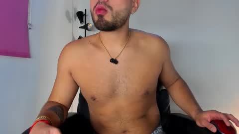 Snapshot of los_juanes chatting on February 5, 2026, 10:31 am JUAN JUAN online show from February 5, 2026, 10:31 am