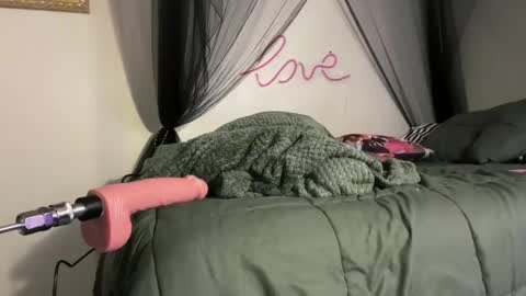 Snapshot of lottiepoppie chatting on February 20, 2025, 8:50 am Lottiepoppie online show from February 20, 2025, 8:50 am
