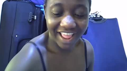 lotty_lavilla online show from October 20, 2025, 4:57 am