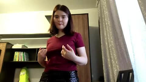Snapshot of loudeguise chatting on May 10, 2026, 8:08 am Esma online show from May 10, 2026, 8:08 am