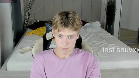 louie_evans online show from September 17, 2025, 8:10 pm