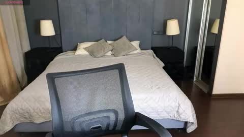 louie_evans online show from September 21, 2025, 9:05 pm