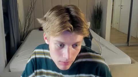 louie_evans online show from September 29, 2025, 5:18 pm