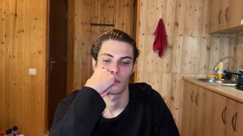 Snapshot of louis_preston chatting on February 5, 2026, 12:15 am Mark online show from February 5, 2026, 12:15 am