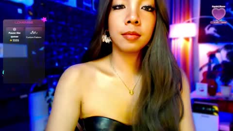 Louisa online show from May 22, 2026, 3:35 am