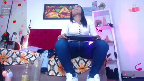 Snapshot of louise_nails chatting on November 23, 2025, 1:44 pm LouIse online show from November 23, 2025, 1:44 pm