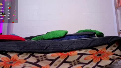 Snapshot of louise_nails chatting on May 25, 2026, 3:51 pm LouIse online show from May 25, 2026, 3:51 pm