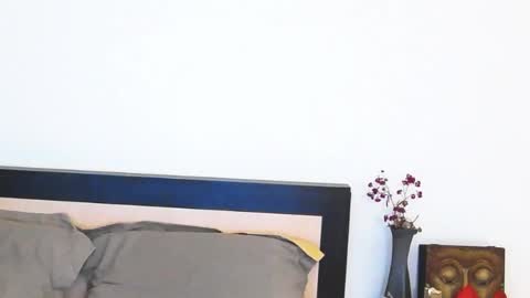 louisebella online show from April 5, 2026, 11:57 pm