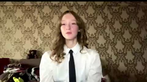 louracryderman online show from August 8, 2026, 11:28 pm