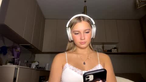 Snapshot of lourapimenta chatting on March 3, 2026, 4:24 pm Eliza online show from March 3, 2026, 4:24 pm