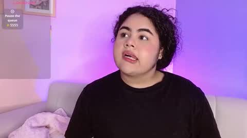 lourdes_moon22 online show from December 19, 2025, 12:12 pm