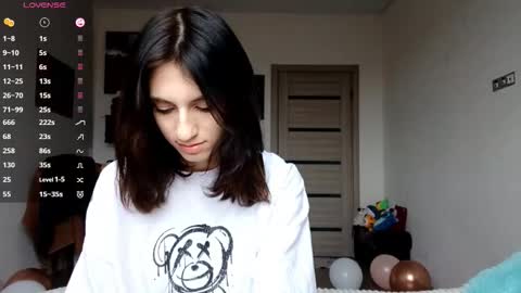 Snapshot of lourdesauerswald chatting on November 25, 2025, 7:08 am EVA online show from November 25, 2025, 7:08 am