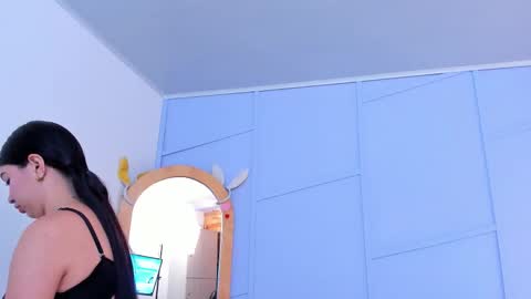 Louren Fox online show from October 29, 2025, 11:45 am