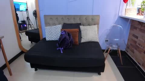 Louren Fox online show from November 28, 2025, 11:24 am