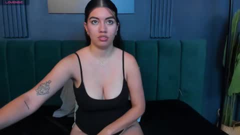 Louren Fox online show from December 4, 2025, 6:16 pm