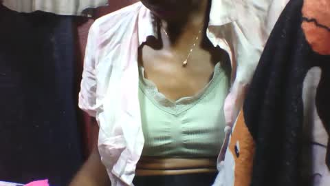 lovaelisa online show from October 9, 2025, 3:48 am