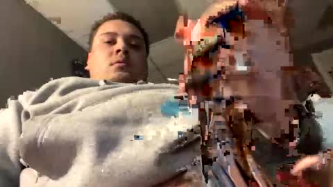 love01109 online show from December 17, 2025, 6:58 pm