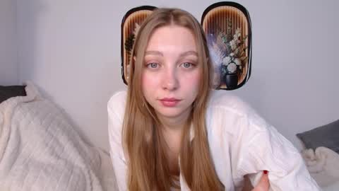 love bella  online show from April 8, 2026, 12:10 am