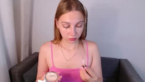 Snapshot of love_bella_ chatting on June 19, 2026, 12:15 am love bella online show from June 19, 2026, 12:15 am