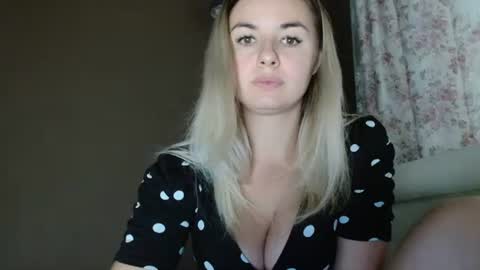 Megane online show from November 17, 2025, 10:21 am