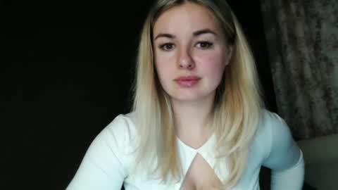 Megane online show from April 3, 2026, 7:34 pm