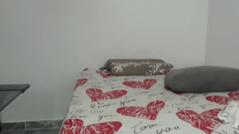 Snapshot of love_gatubela chatting on January 19, 2025, 1:21 am Nina online show from January 19, 2025, 1:21 am