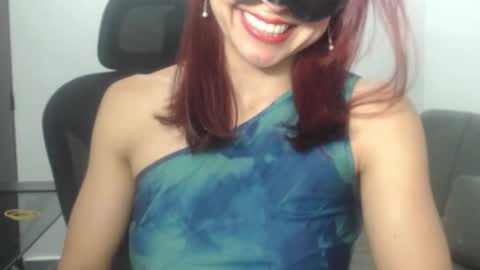 Snapshot of love_gatubela chatting on October 14, 2025, 1:17 am Nina online show from October 14, 2025, 1:17 am