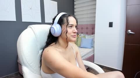 Kristen LoveBerry online show from October 26, 2025, 2:28 am