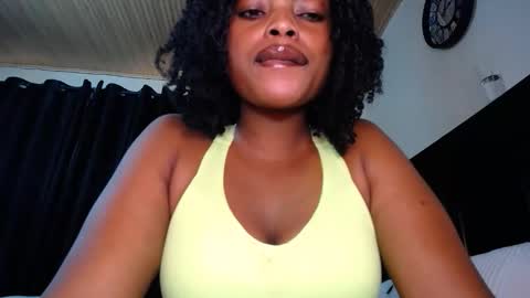 Snapshot of love_niahh chatting on April 20, 2026, 12:08 pm niahh online show from April 20, 2026, 12:08 pm