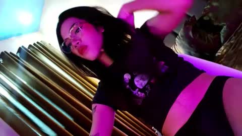 Seren online show from November 9, 2025, 3:05 am