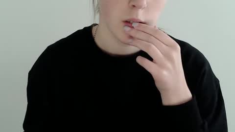 Snapshot of love_vivian chatting on November 4, 2025, 10:25 am Vivian online show from November 4, 2025, 10:25 am