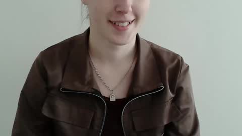 Snapshot of love_vivian chatting on November 6, 2025, 12:17 pm Vivian online show from November 6, 2025, 12:17 pm