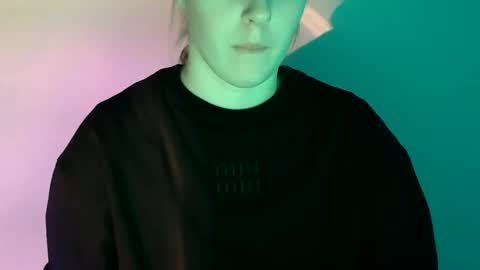 Snapshot of love_vivian chatting on December 4, 2025, 2:15 pm Vivian online show from December 4, 2025, 2:15 pm