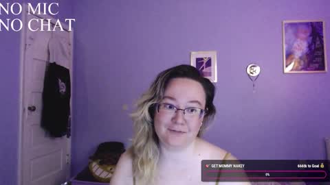 love_you_julia online show from November 12, 2025, 8:19 pm