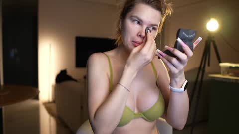 love you to123 online show from November 28, 2025, 4:48 am